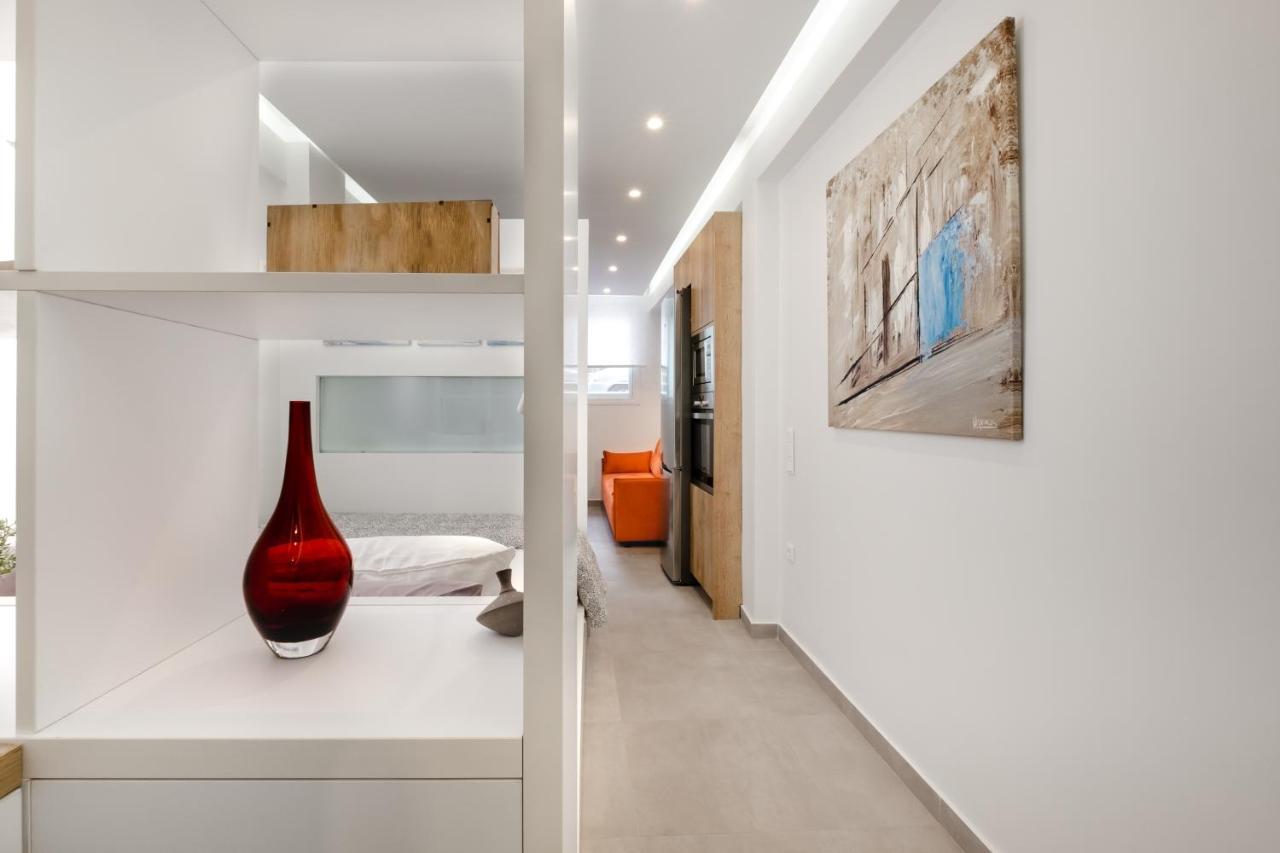New Luxury Studio In The Heart Of Thiseio. Афины Экстерьер фото