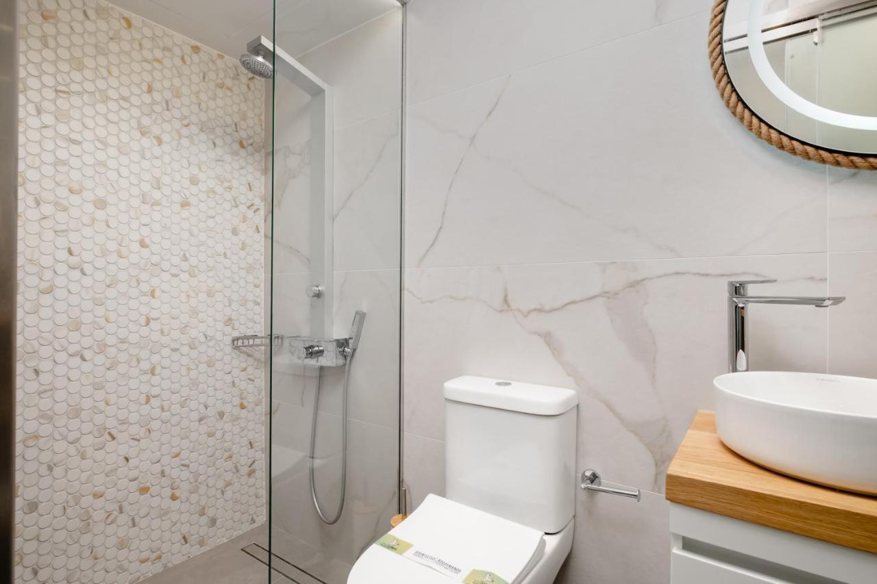 New Luxury Studio In The Heart Of Thiseio. Афины Экстерьер фото