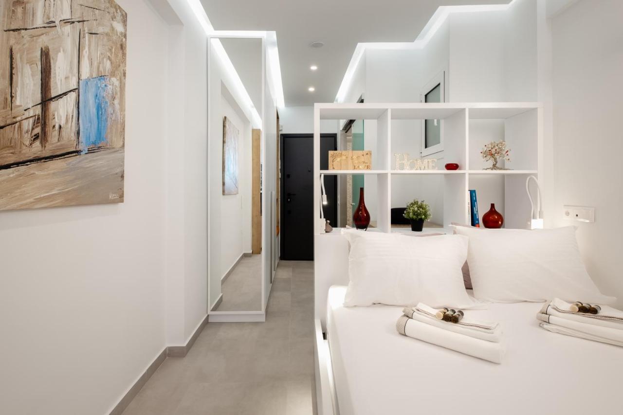 New Luxury Studio In The Heart Of Thiseio. Афины Экстерьер фото